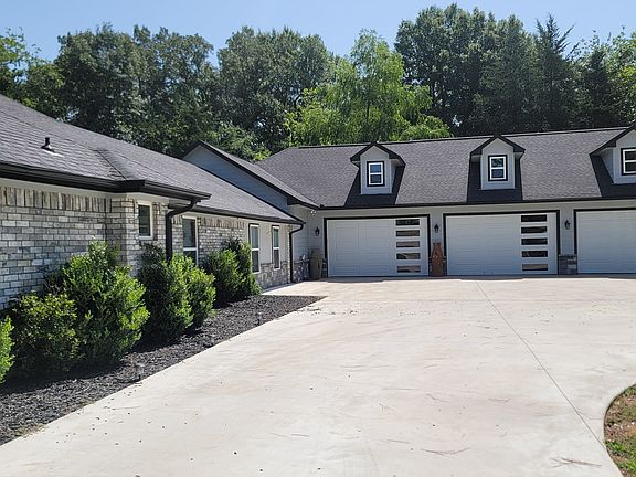 3rd image of 220 Laredo Dr #&-240