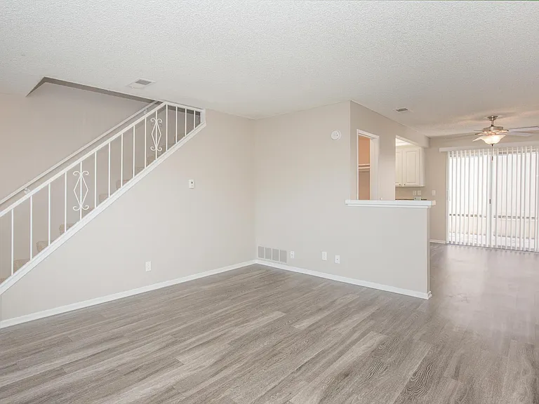 Huntington Highlander Apartment Homes — Photo 27