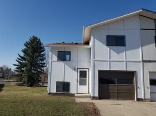 231 3rd St SW, Surrey, ND 58785