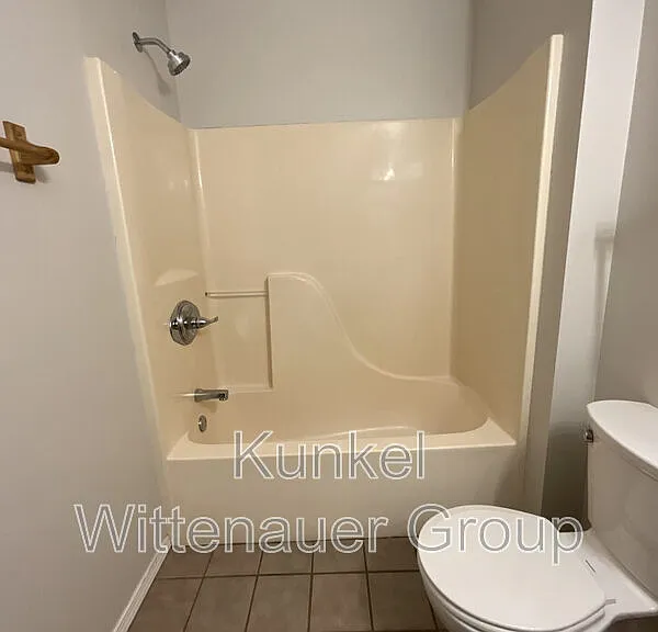 932 Evan Dr — Photo 15