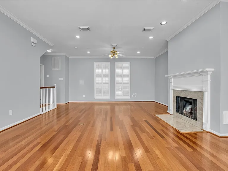 1417 W Webster St — Photo 11