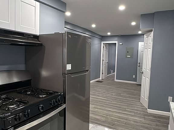 3rd image of 12 Belvidere St #1