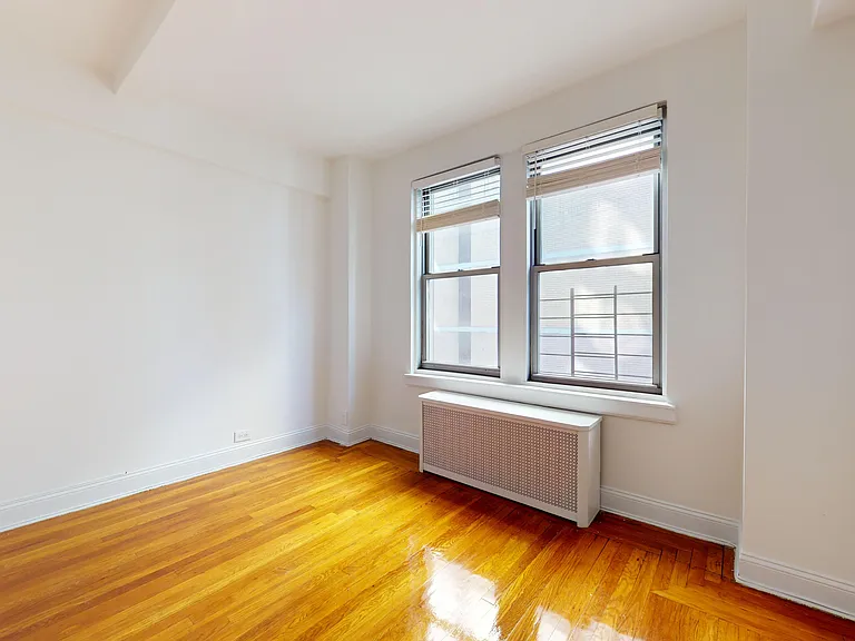 301 E 38th St #15J — Photo 7