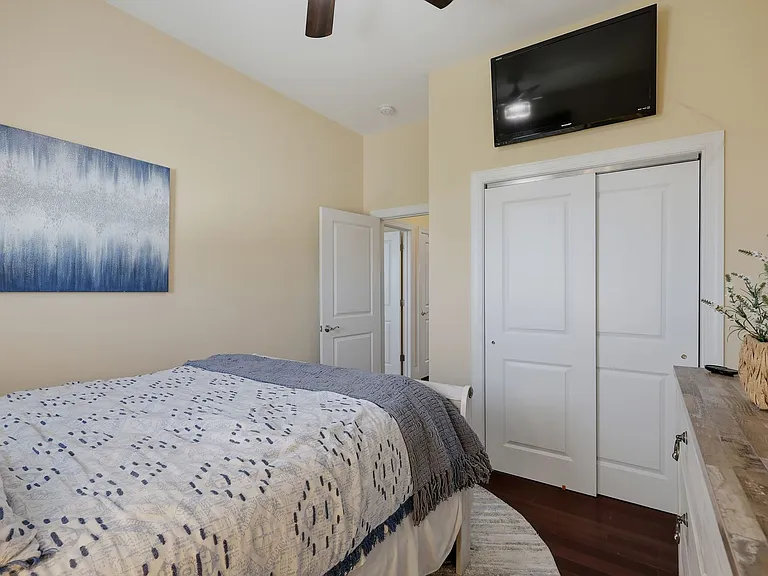 619 N 4th St #301 — Photo 18
