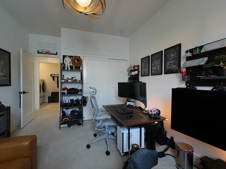145 Plum Lily — Photo 19