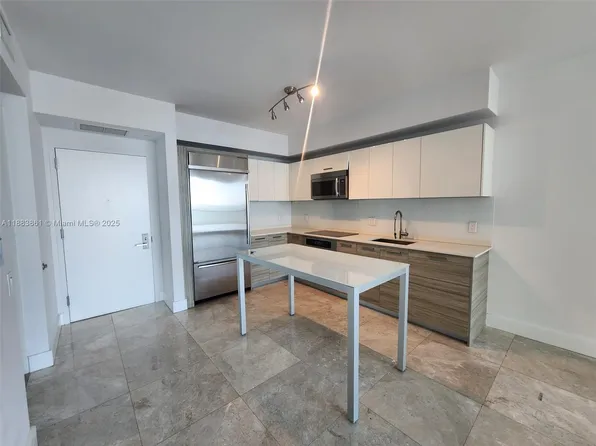 1300 Brickell Bay Dr APT 2007, Miami, FL 33131