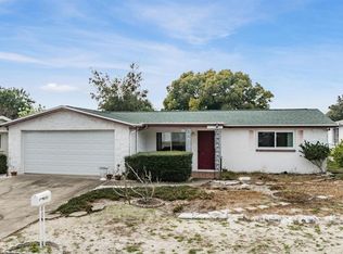 9121 Prosperity Ln, Port Richey, FL 34668