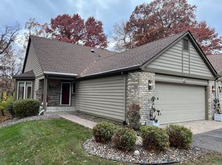 122 Wildwood Bay Dr, Saint Paul, MN 55115