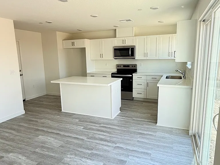 Spacious family / living room area