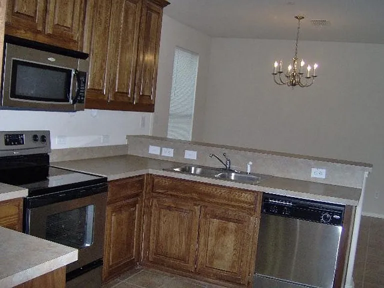 5413 Soledad Dr — Photo 8