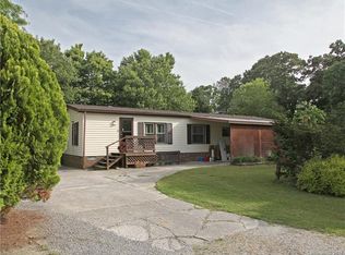 14 Independence Ln, Mills River, NC 28759