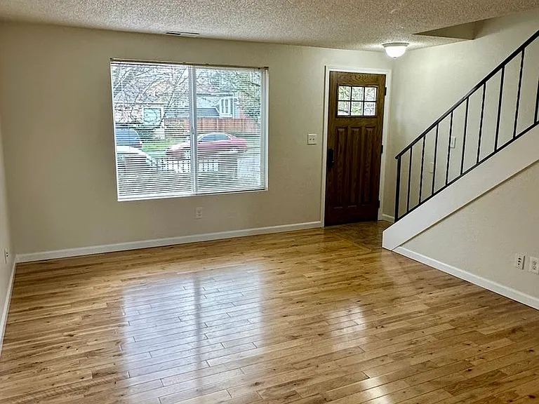 305 6th Townhomes Ave — Photo 9