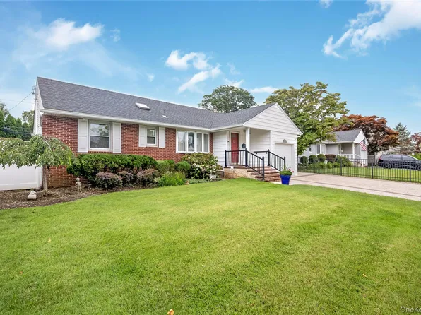 65 Colonial Drive, Farmingdale, NY 11735