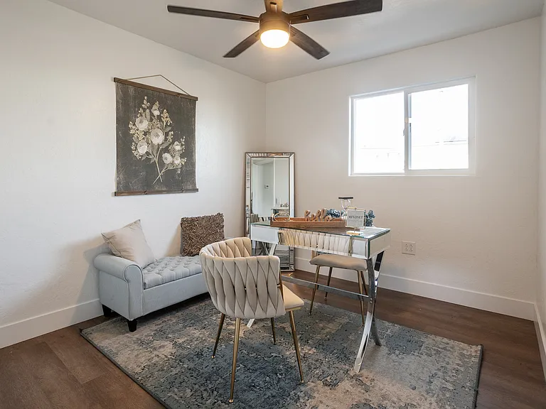 1223 W Riggin Ave — Photo 6