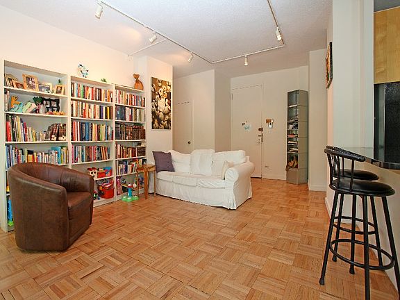 3rd image of 4455-4465 Douglas Ave #1J