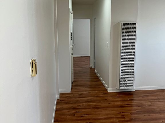 4th image of 106 1/2 Breeze Ave