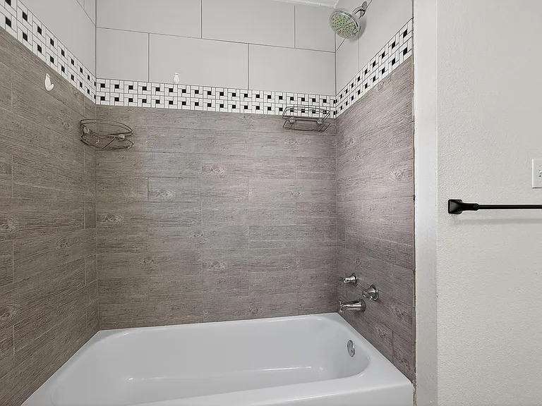 1221 Cedar Post Ln #4D — Photo 16