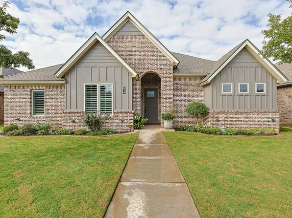614 Calvin Dr, Wolfforth, TX 79382
