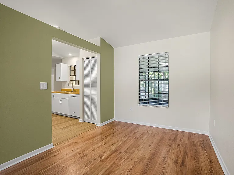 722 Carnival Ter — Photo 5