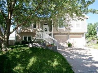 1045 N Lincoln St, Olathe, KS 66061