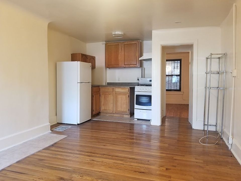 1st image of 48 4th Ave APT 1