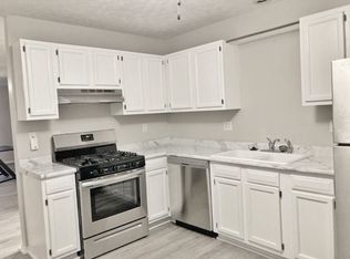 1114 S Main St APT 5, Bloomington, IL