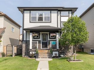 82 W Cimarron Grove Close, Okotoks, AB T1S 0H5
