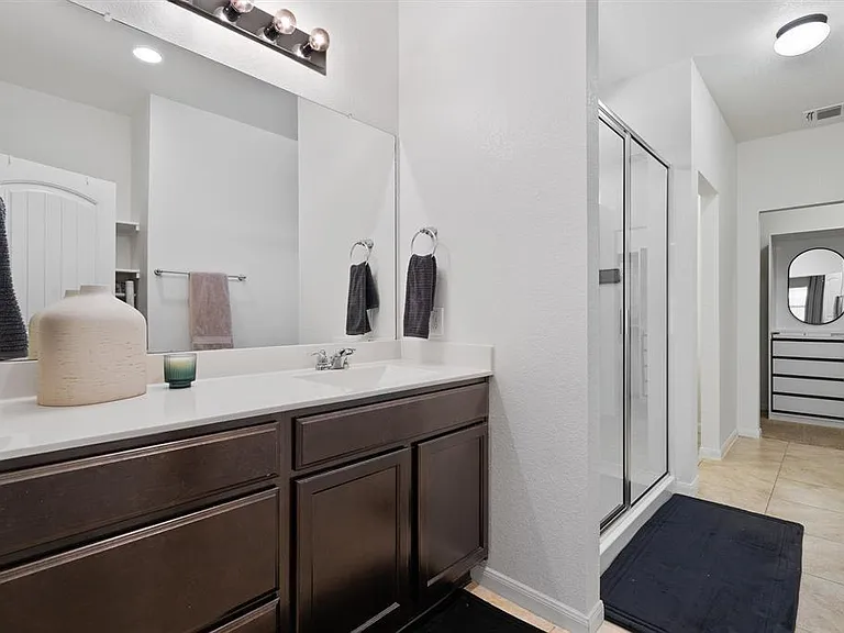 10308 Hatton Ln — Photo 11