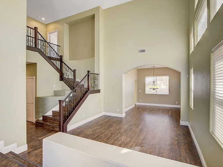 408 Silver Prairie Ct — Photo 6