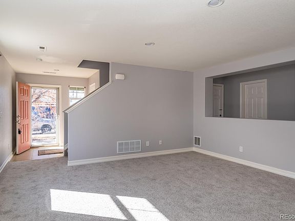 5th image of 836 Sagebrush Dr