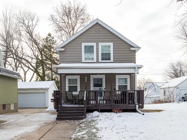 926 Grignon St, Kaukauna, WI 54130