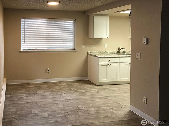 5th image of 4027 S Warner Street