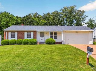 5421 Valleyside Ln, Saint Louis, MO 63128