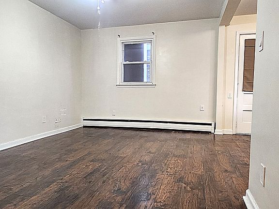 2nd image of 27 Manning Ave
