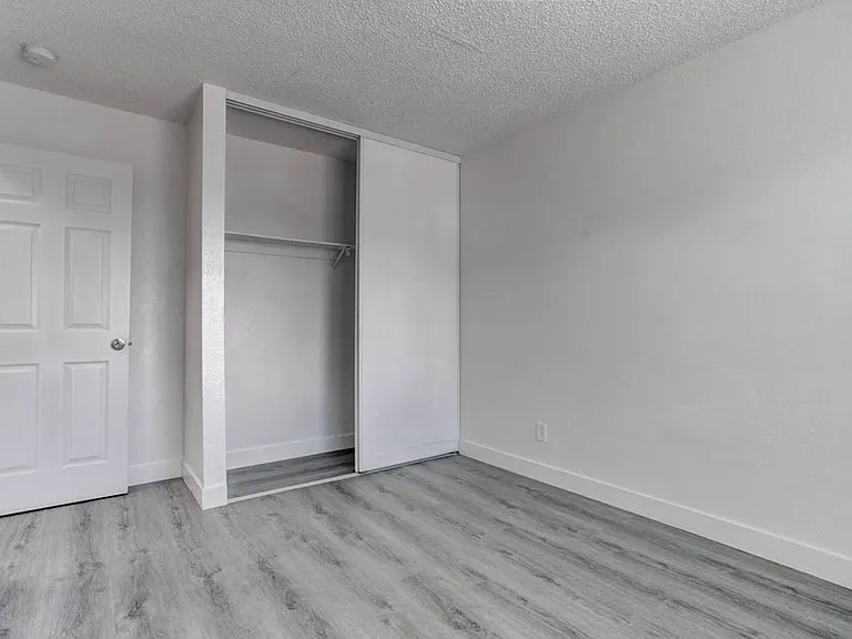 921 Snug Harbor St — Photo 16