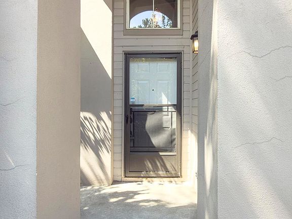 4th image of 2301 N Swainson Ave