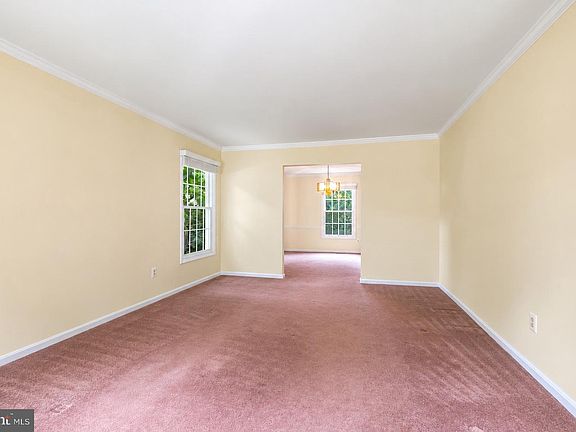 4th image of 118 Summit Hall Rd