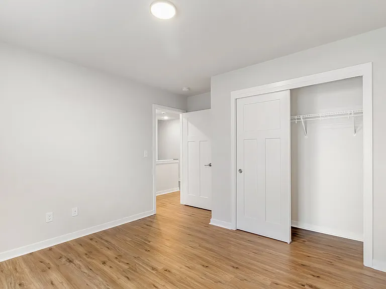 670 Lambert Dr — Photo 28
