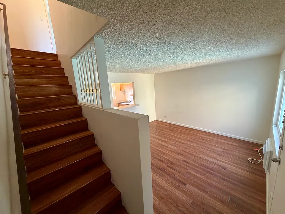 915 E Palmer Ave #1
