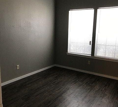 5th image of 842 Binbrook Dr