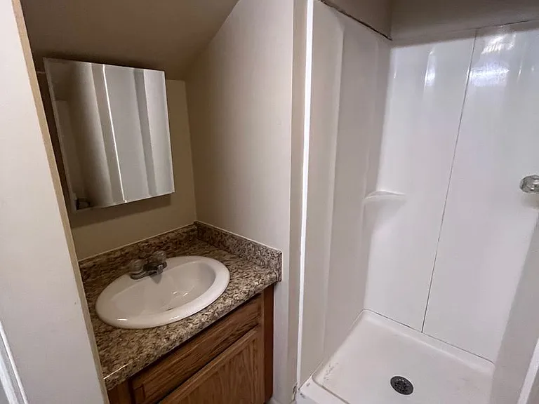 321 Vine St — Photo 10