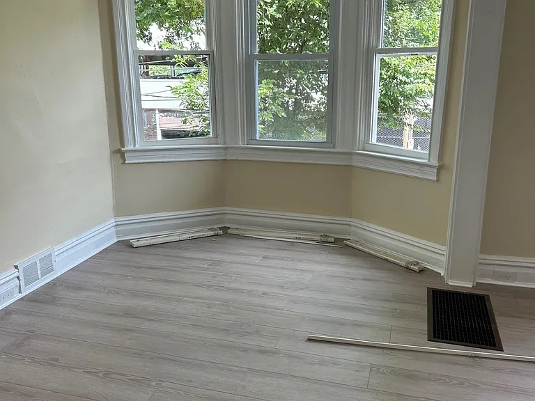 230 Morewood Ave #2 — Photo 2