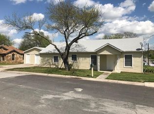 905 S Perrin St, Decatur, TX 76234