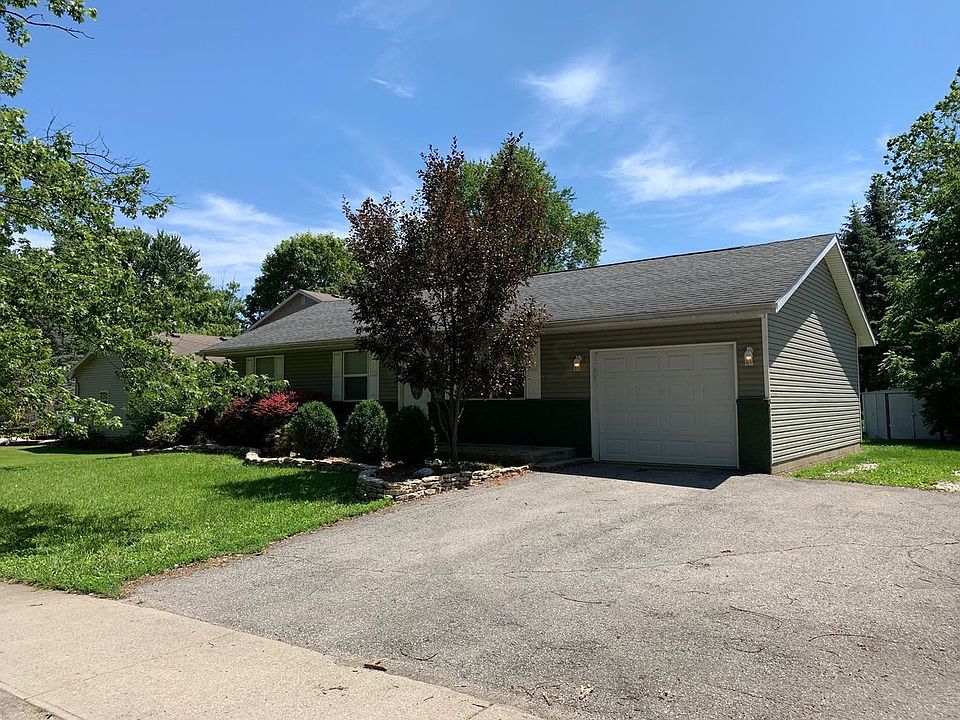 2nd image of 56 Troy Rd