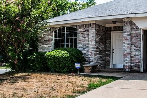 1st image of 7101 Park Creek Cir E