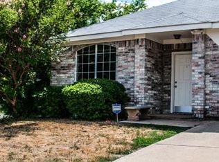 7101 Park Creek Cir E, Fort Worth, TX 76137