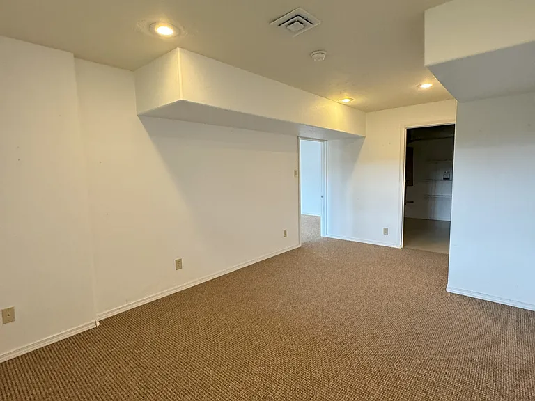 402 Sunridge Ave — Photo 16