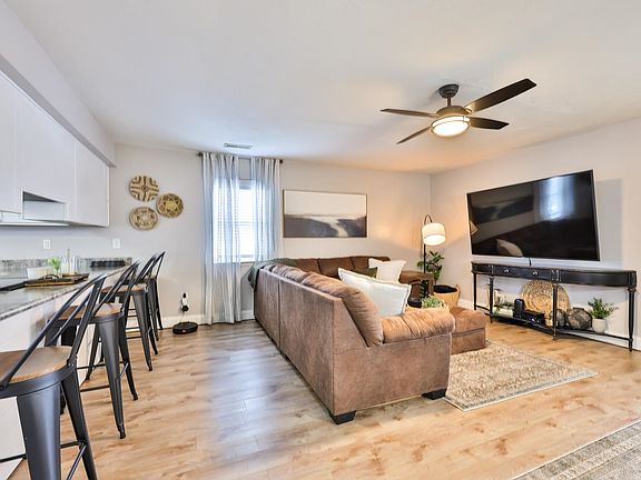 3rd image of 4592 Lomax Ct. #4592