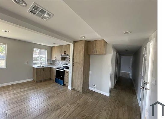 4th image of 1805 W 82nd St #11