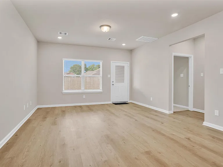 9749 Enclave Ridge Rd — Photo 2